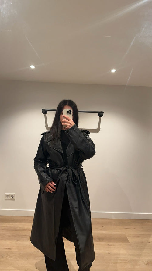 Trench black leather